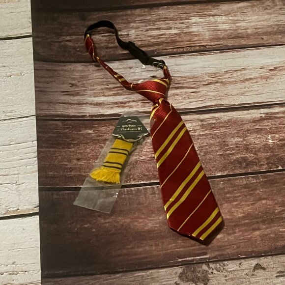 Harry Potter Wizarding World Hufflepuff Set - Picture 6 of 13